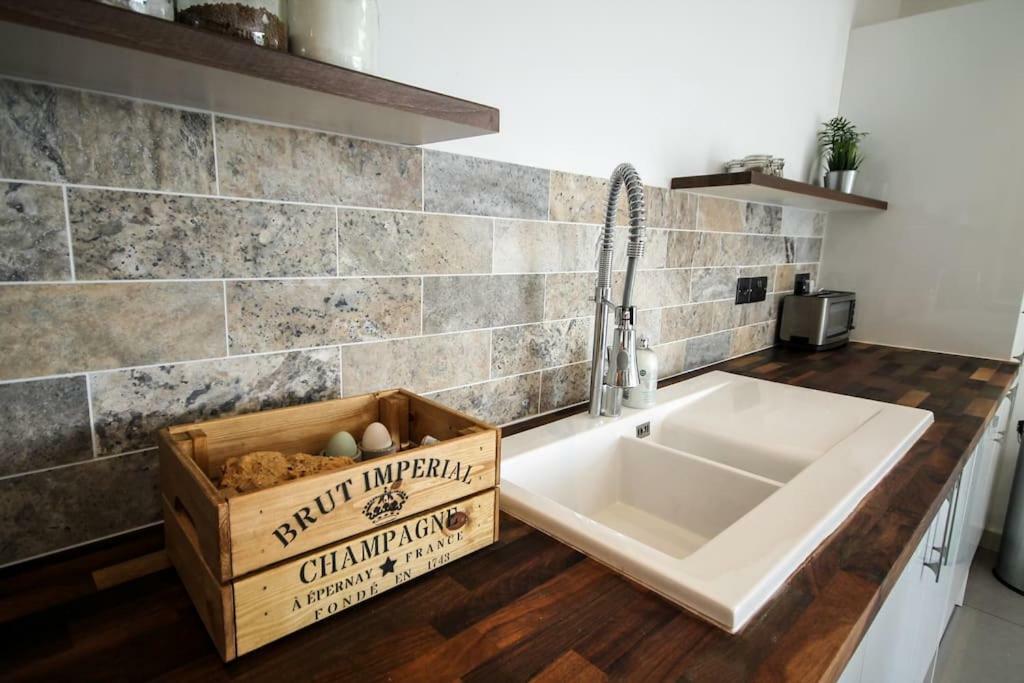 Clover Cottage Beeley Εξωτερικό φωτογραφία